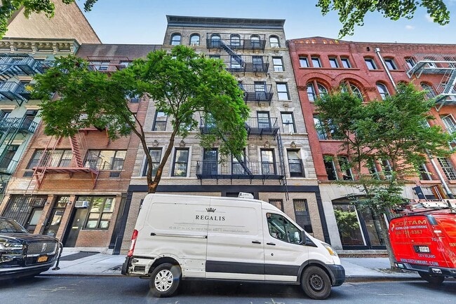 Photo - 274 Mott St Unit 3B