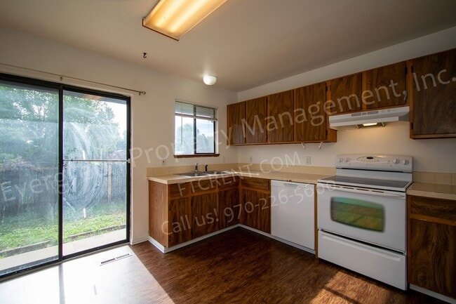 Photo - 704 Ponderosa Dr