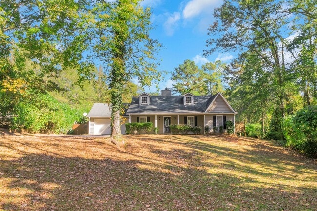 Building Photo - Charming 3BR/2BA Ranch Home with Spacious ...