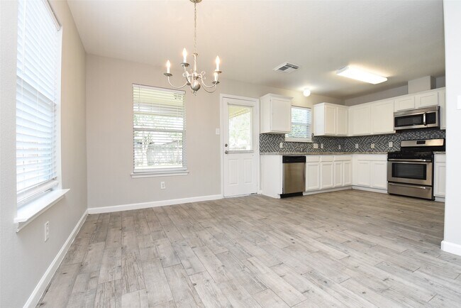 Photo - 21603 Falvel Lake Dr