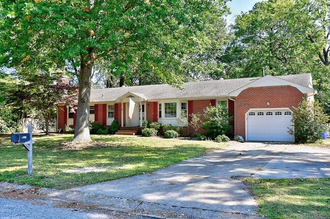 Building Photo - ONE LEVEL LIVING at it's FINEST in the SOU... Rental