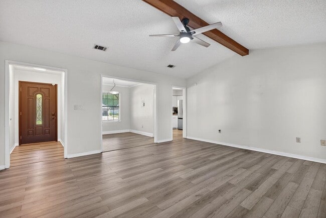 Photo - 121 Campbell St