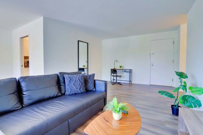 Photo - 2525 10th St N Unidad FL2-ID1230853P