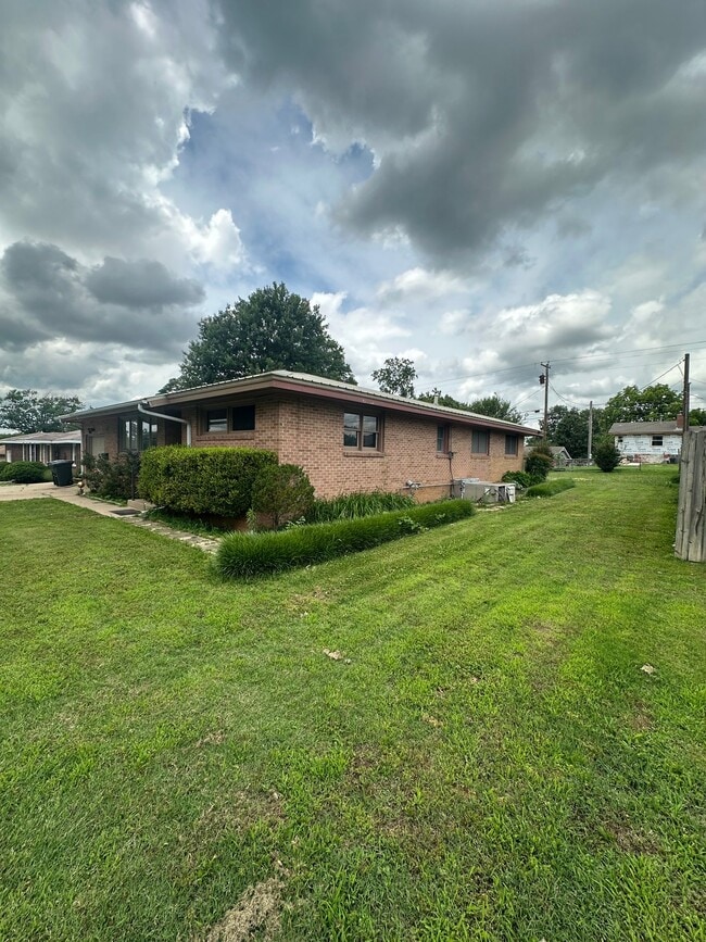 Photo - 3306 Harvey Rd
