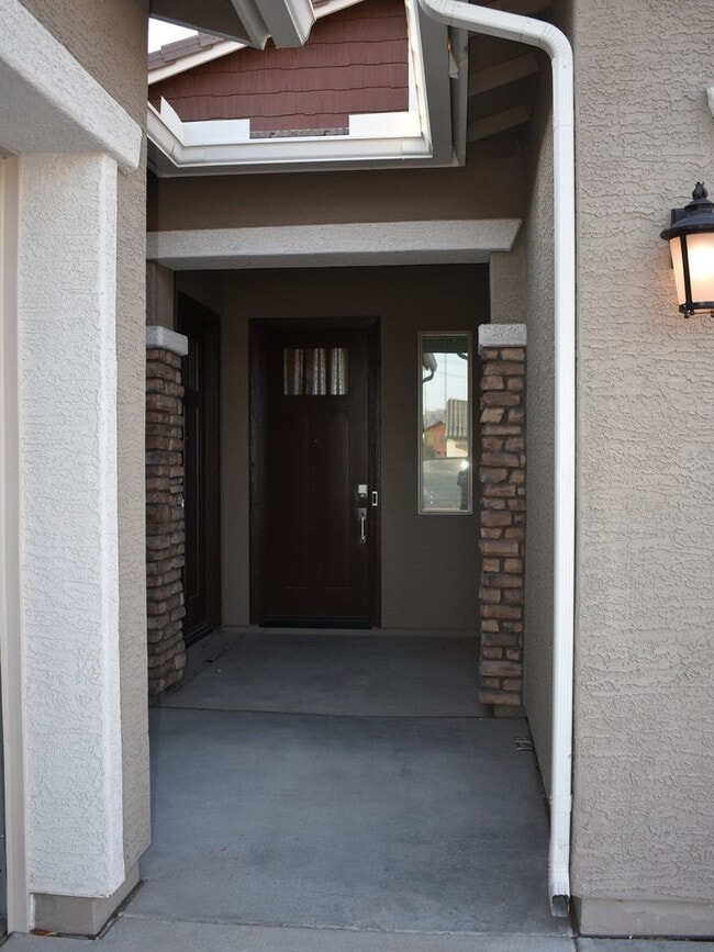 Photo - 2530 W Huntington Dr
