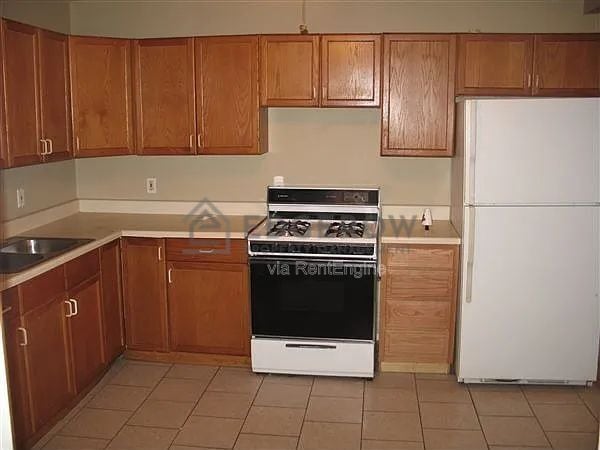 Photo - 1323 Broadway Ave NW
