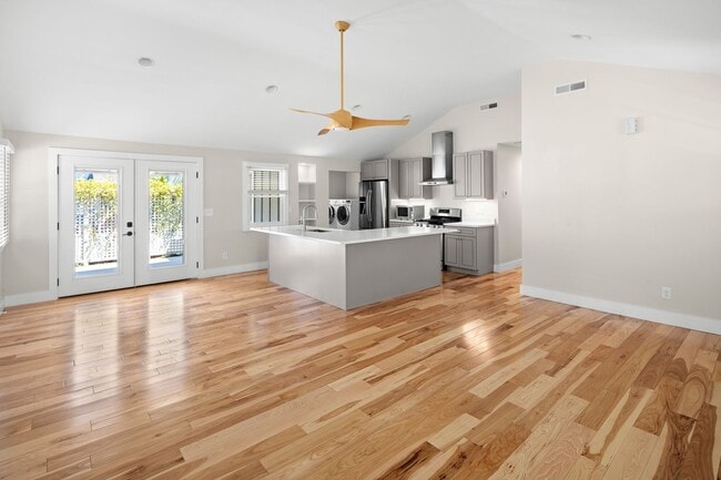 Photo - Beautiful Home - Excellent Kenilworth Location!