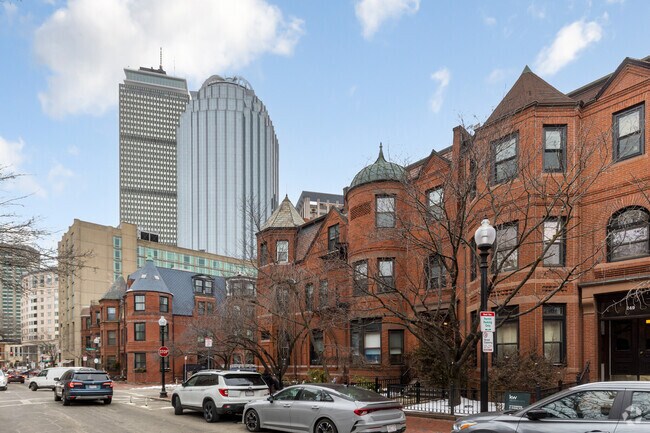 Building Photo - 104 Saint Botolph St Rental