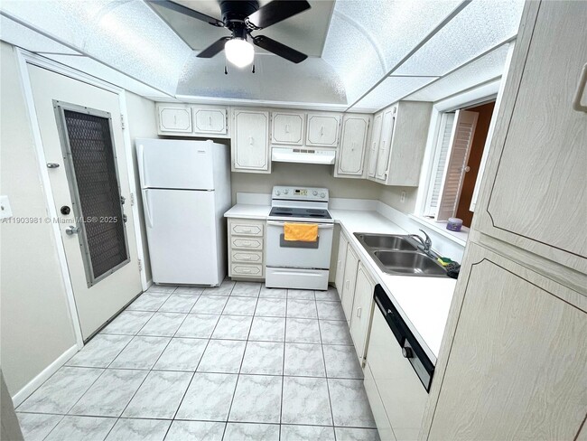 Photo - 403 NW 68th Ave Unidad 104