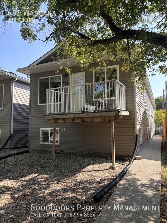 Building Photo - 651 Wascana St Unit A