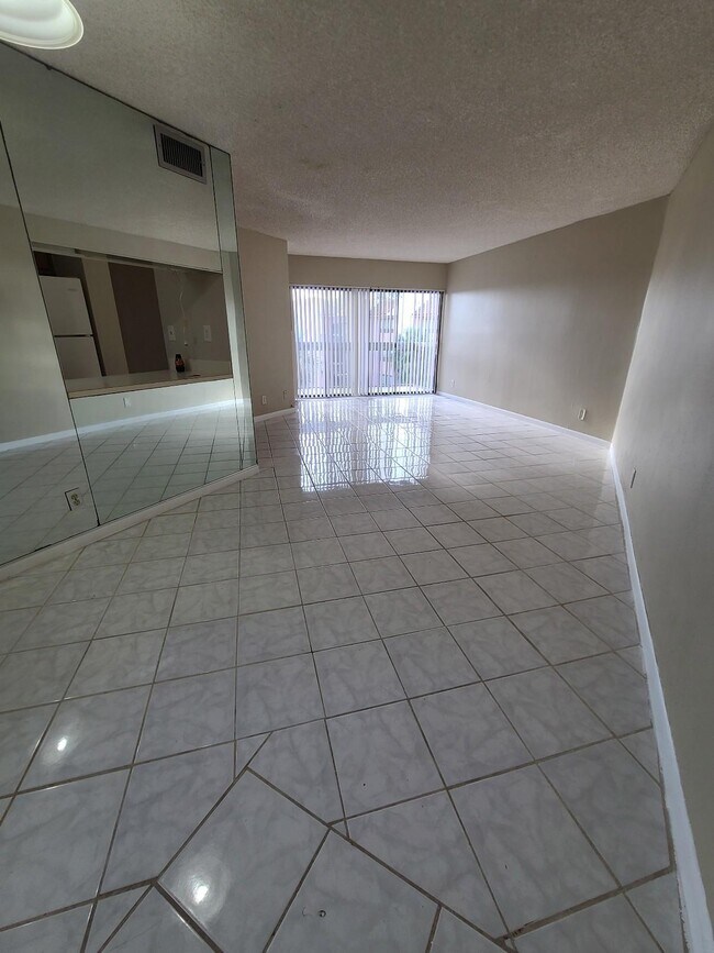 Building Photo - 1880 N Congress Ave Unit 409 Rental