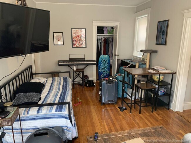 Photo - 220 Kelton St Unit 2