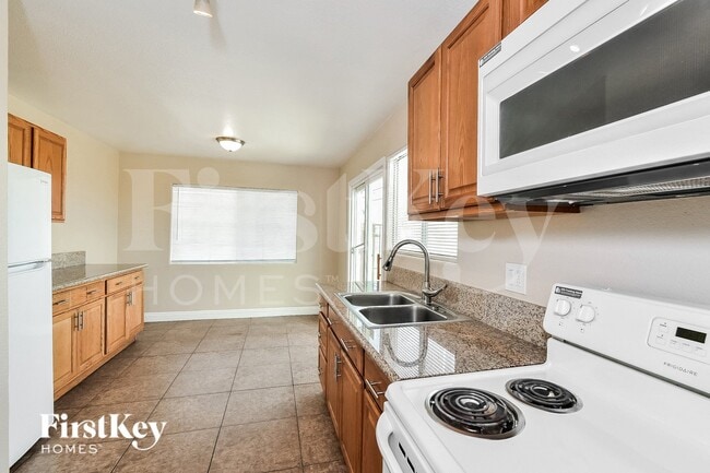 Photo - 301 Kings Ave