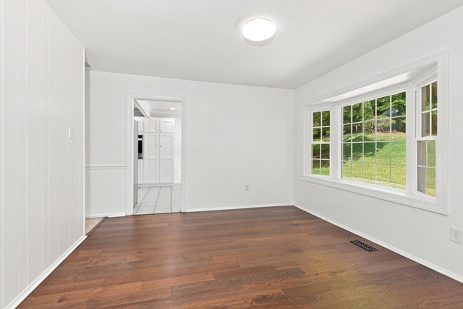 Photo - 12823 Holiday Ln