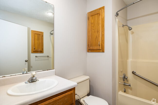 2BR, 1.5BA - Bathroom