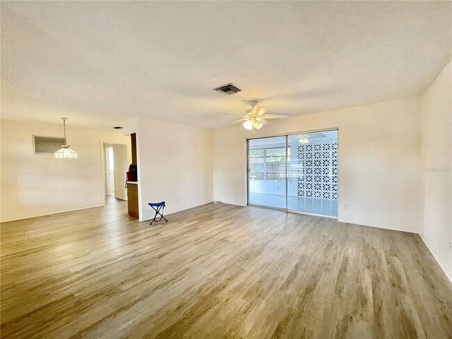 Photo - 5825 30th Ave N