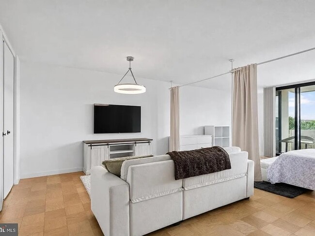 1245 4th St SW Unit 405