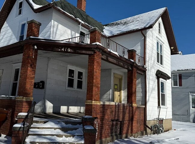 Building Photo - 1410 6th Ave Unit 1