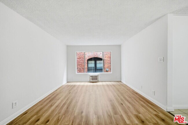 Photo - 4100 W 1st St Unit 206