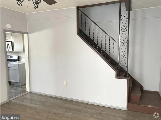 Building Photo - 123 S Harrison St Rental