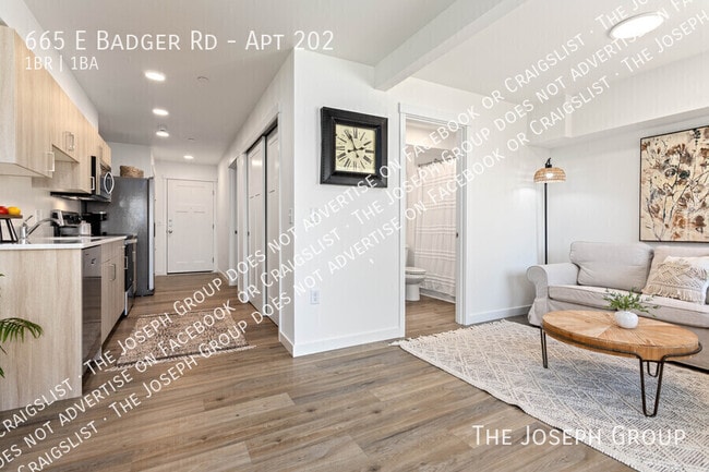 Photo - 665 E Badger Rd Unidad Apt 202