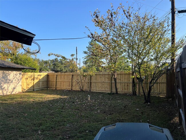 Photo - 401 Oakhill Dr