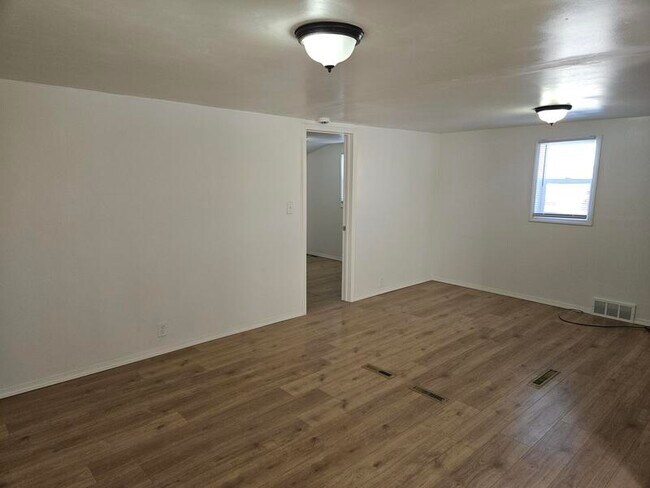 Photo - N1721 Greenville Dr