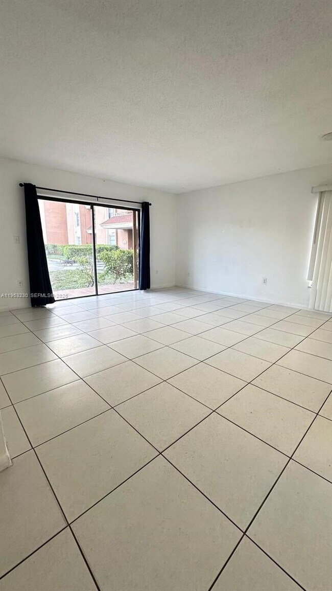 Photo - 17650 NW 68th Ave Unidad A1005