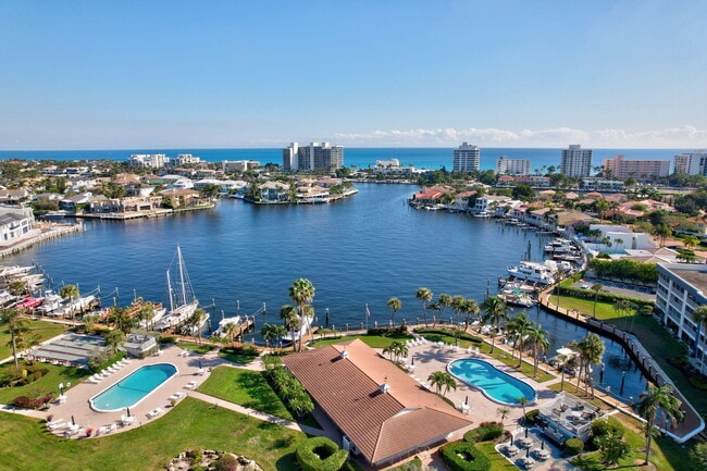 Building Photo - 100 Pelican Pointe Dr Unit 101