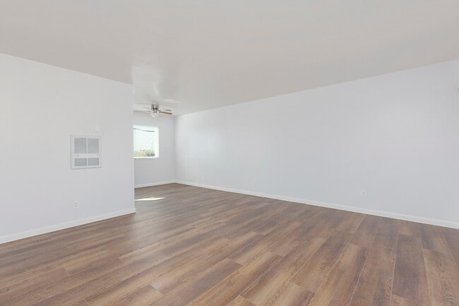 Photo - 251-255 Ebony Ave Unidad 251