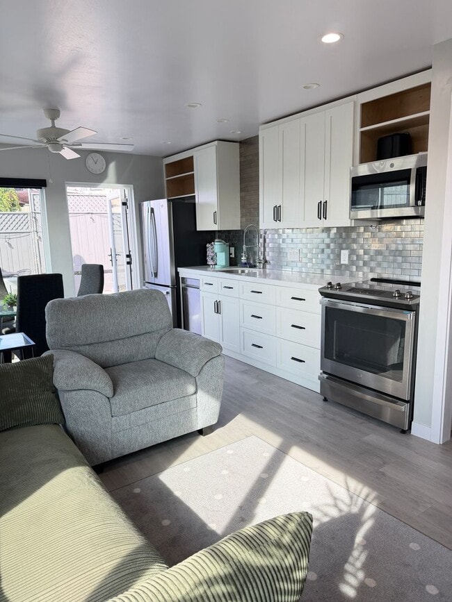 Building Photo - 2 bedroom and 1 bath ADU