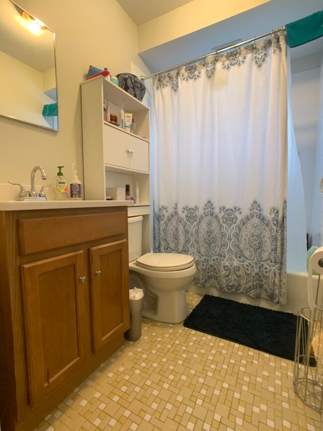 Photo - 204 Chiswick Rd