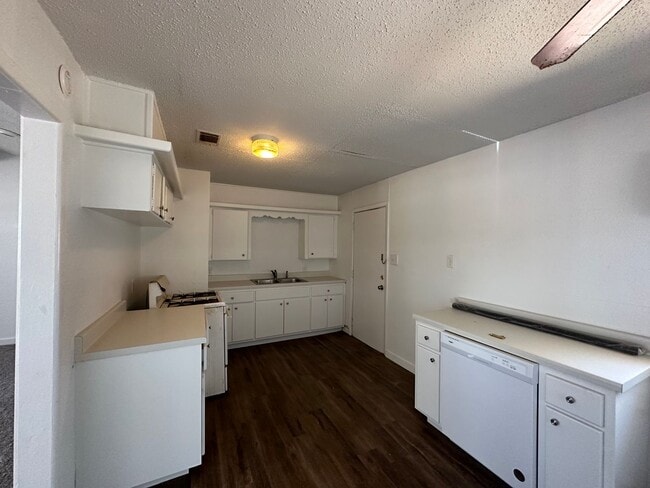 Photo - Available Now! MOVE IN SPECIAL!!