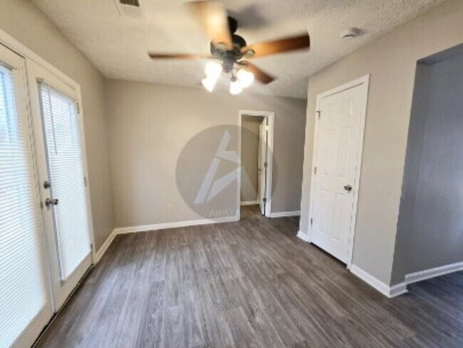 Photo - 1836 Potomac Pl