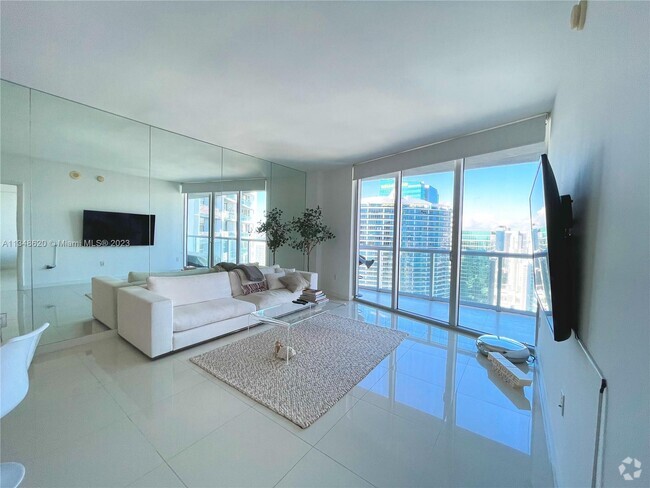 Building Photo - 475 Brickell Ave Unit 4812 Rental