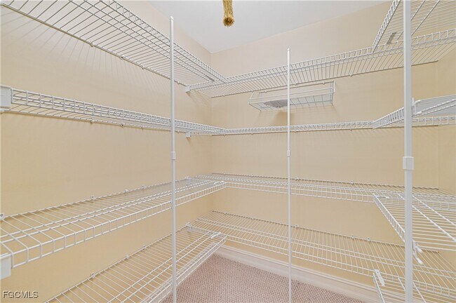 Building Photo - 975 Palm View Dr Unit A101