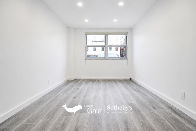 Photo - 23-43 26th Street