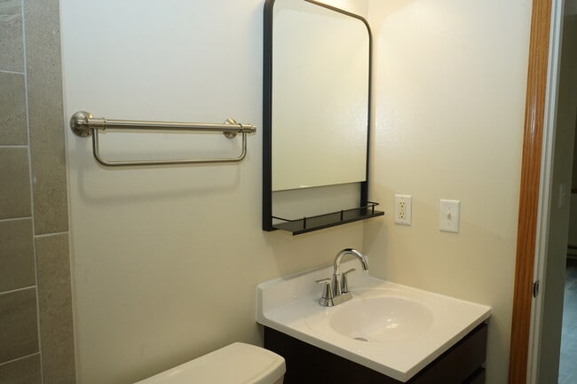 Photo - JJGF 2 - 851-861 Evergreen Dr