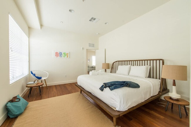 Photo - 701 4th St Unidad ID1320732P