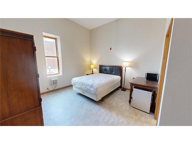 Building Photo - 542 Benson Ave SW Unit Dorm Rental