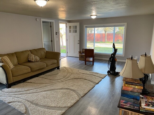 Living Room - 2035 Perfect Ln SW