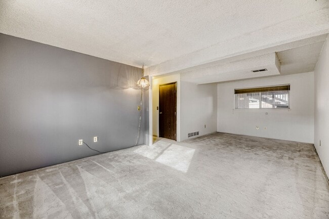 Photo - 5943 Culebra Ct