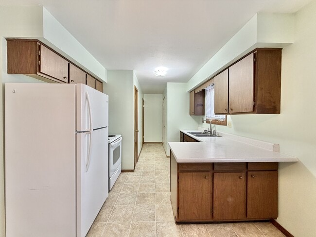 Photo - 1834 S Crosby Ave