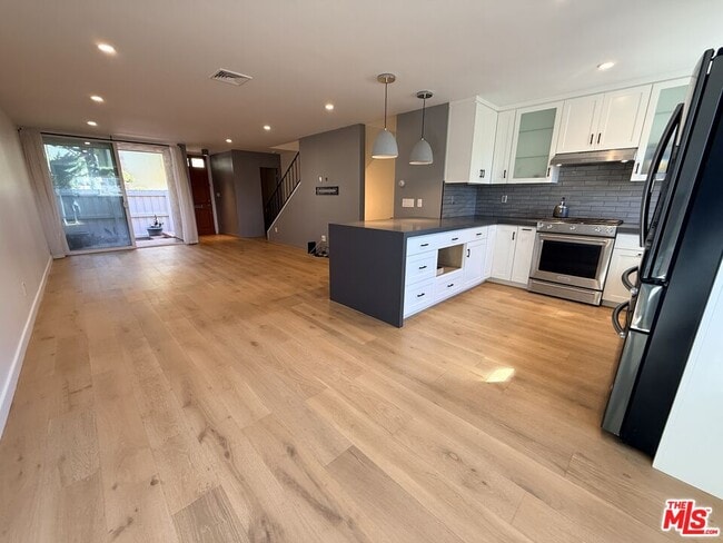 Photo - 5215 Sepulveda Blvd