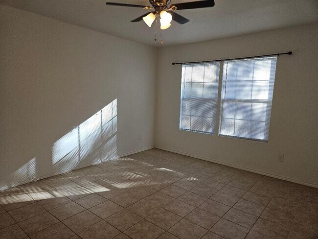 Photo - 105 Ila St