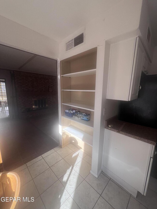 Photo - 5017 McCormick Ln