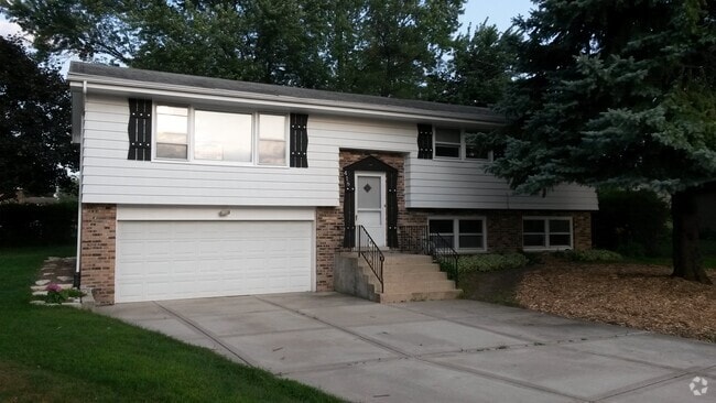Building Photo - 418 Lincoln Ln Rental