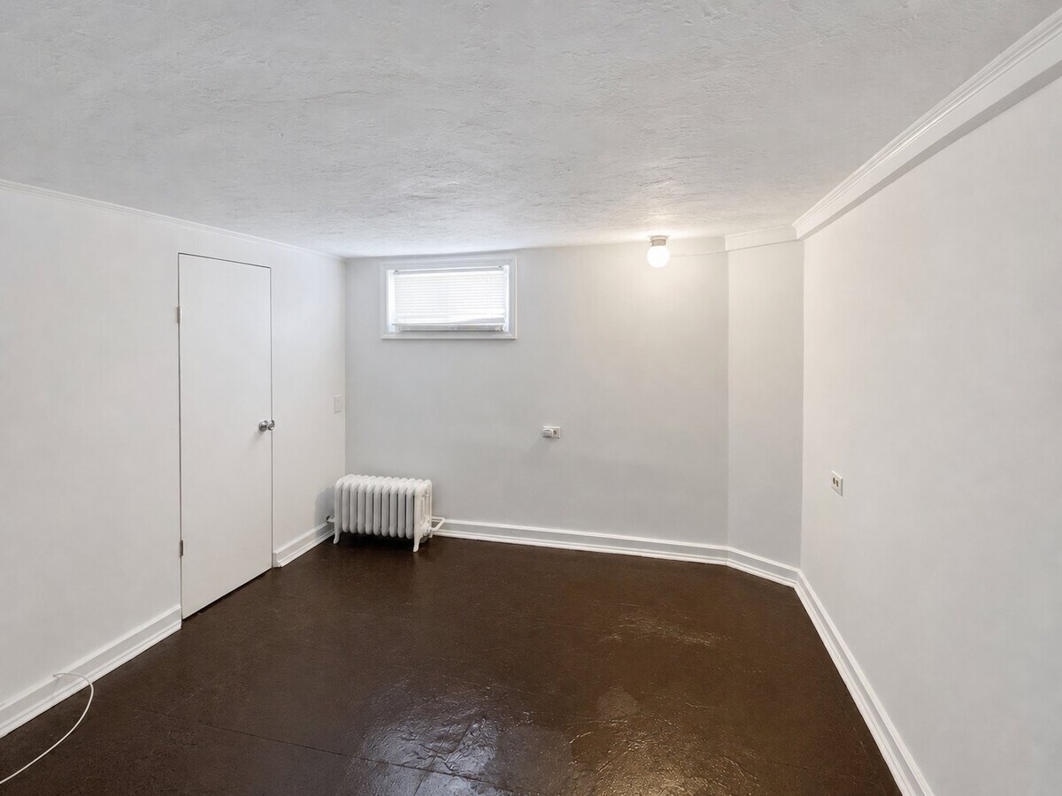 Photo - 7939 Pickering Ave Unit 1