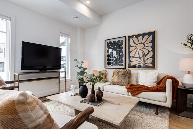 Photo - Pet-Friendly Modern 3 Bedroom Townhouse in Capitol Hill Unit 101