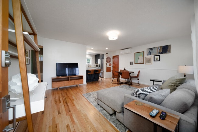 Photo - 4320 SE Lambert St